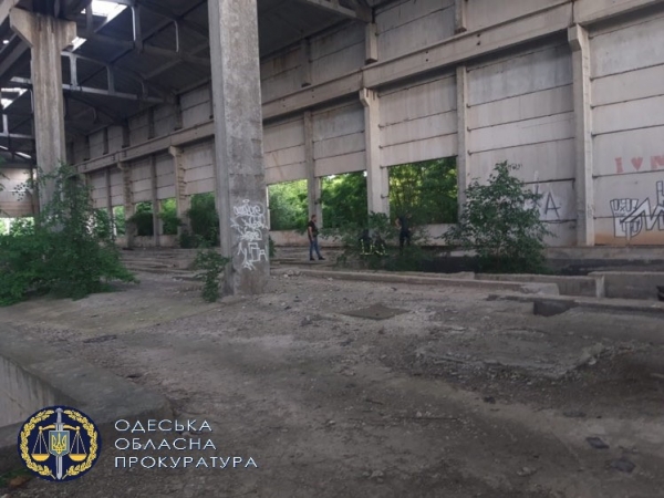 В Одессе «бизнесмены» убили подельника и закопали его тело на «Центролите». Фото