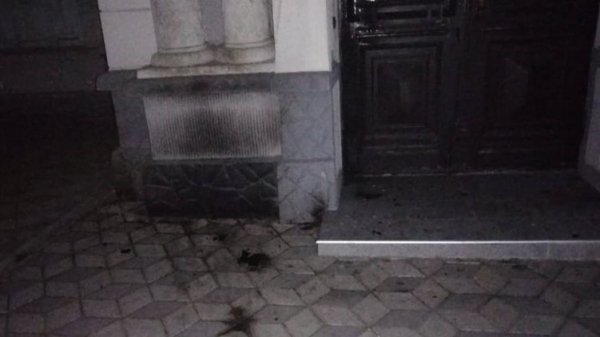 Херсонский суд оставил на свободе двух любителей Гитлера за поджог синагоги