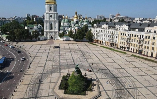 Дрифт на Софийской площади: автомобили изъяли