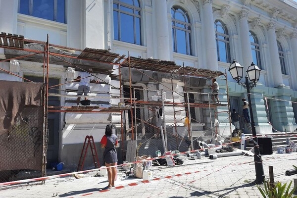 В Одессе заканчивают реставрацию Украинского театра: как он выглядит