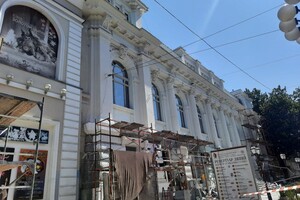 В Одессе заканчивают реставрацию Украинского театра: как он выглядит