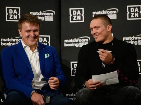 Промоутер розповів, як Усику нокаутувати Джошуа