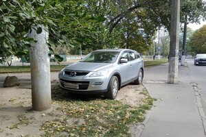 Штрафы не напугали: свежая фотоподборка наглых водителей в Одессе