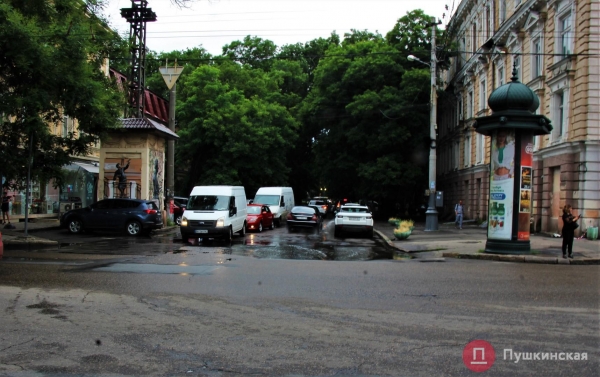 «Тепловые» раскопки в центре Одессы могут затронуть трафик на 4-х улицах и обойдутся почти в 27 миллионов
