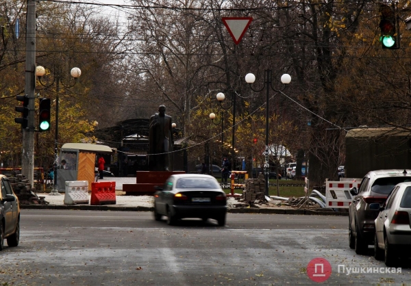 «Тепловые» раскопки на Александровском проспекте: улицу наконец-то открыли для транспорта