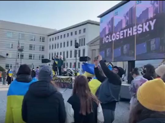 У Берліні відбувся масовий мітинг на підтримку України: учасники вимагали закрити небо над країною