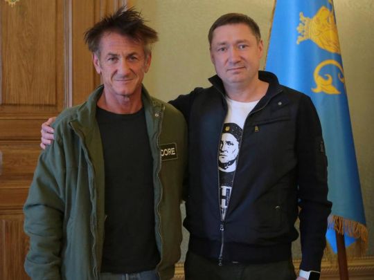 Американський актор Шон Пенн допомагатиме українським переселенцям на Львівщині
