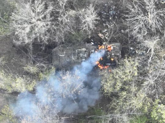 Набралися нахабства їхати засіяним полем: обурені бійці ЗСУ одним пострілом знищили техніку ворога (відео)