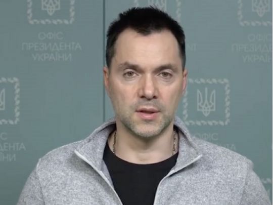 Намагаються відтягнути переозброєння ЗСУ: у Зеленського пояснили, у чому полягає завдання Росії на нинішньому етапі