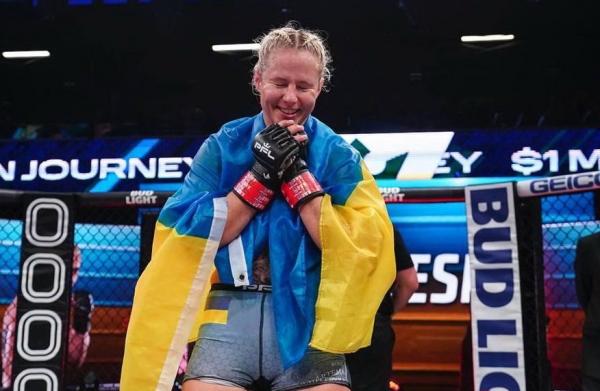 ММА: одесситка победила в США соперницу с опытом выступлений в UFC