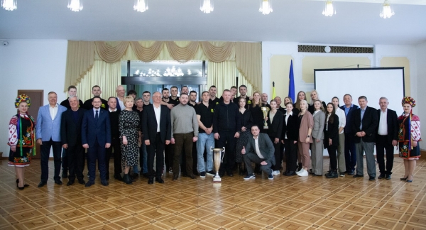 Баскетбол. Керівники області та міста привітали одеські баскетбольні команди із медалями чемпіонату України