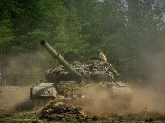Ворожі війська просунулися на схід від Красногорівки: яка ситуація на фронті