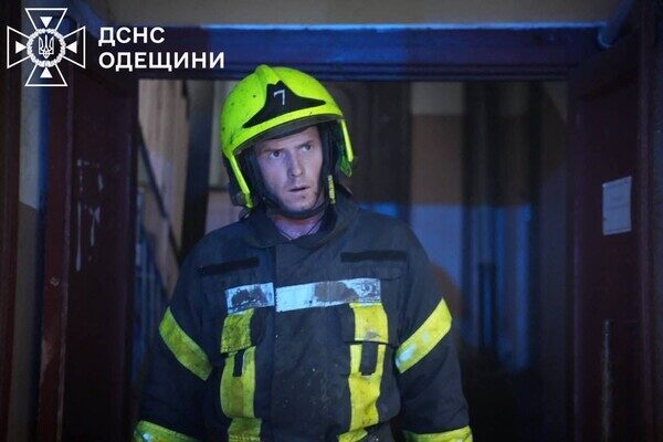 Взрыв в многоэтажке в Одессе: пострадала женщина Взрыв в многоэтажке в Одессе: пострадала женщина